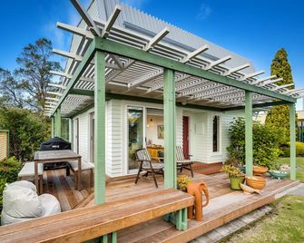 Jacaranda Lodge - Napier Hill Holiday Home - Napier