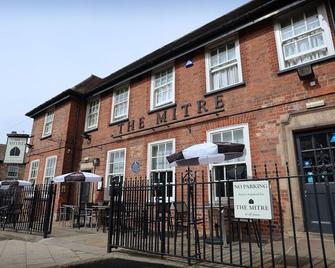 The Mitre Inn - Knaresborough - Building