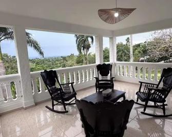 Charming 2-bedroom house with WiFi, AC in fabulous Río San Juan - Río San Juan - Balcony