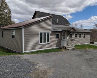 In the heart of Caribou & northern Aroostook County! Medical travelers welcome! - Caribou - Edificio
