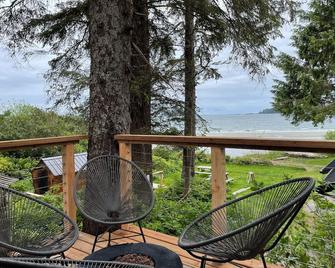 Mackenzie Beach Resort - Tofino - Balcón