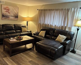 Timothy's Place - Conway - Living room