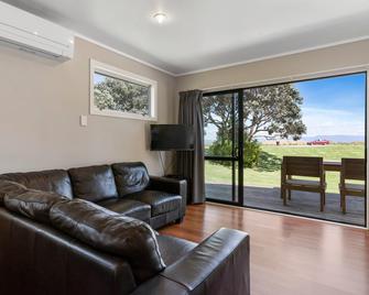 Sunset Motel - Thames - Sala de estar