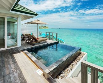 시얌 월드 몰디브 - 24시간 프리미엄 , 프리 트랜스퍼 포함 - Dhigurah - 수영장