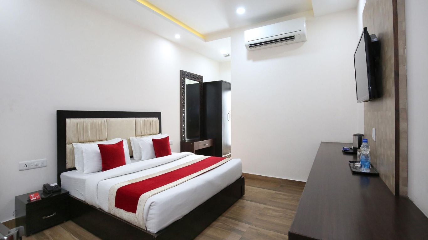 Treebo Red Petal Jalandhar