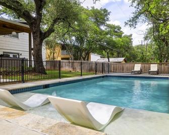 San Marcos 5br Retreat Pool Near Txst River - San Marcos - Havuz