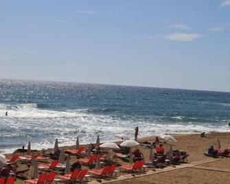 Glyfada Gorgona Apartments - Glyfada - Beach