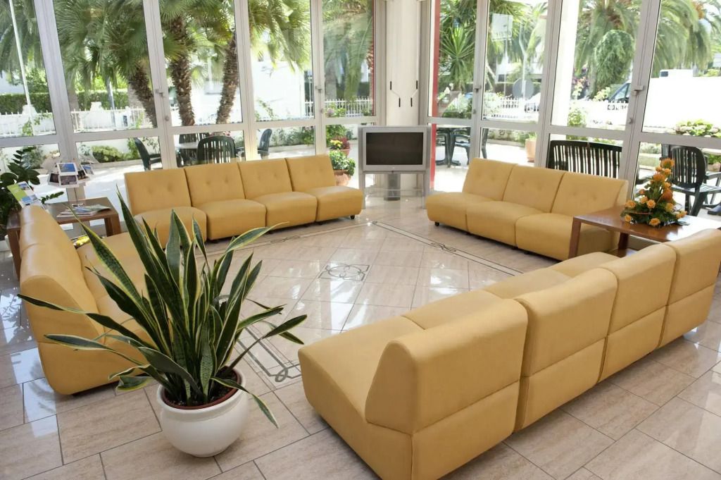 هوتل كارافيل