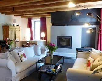 Les Chambres D'hotes Les Délices de Lavoûte - Lavoûte-sur-Loire - Living room