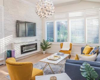 Urban Haven - Toronto - Living room