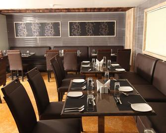 Hotel Karpagam International Salem - Salem - Restaurante