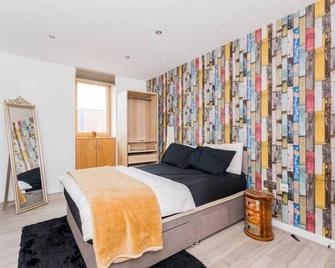 2 bed apartment - Surat - Bedroom