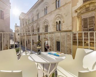 Fiveplace Design Suites & Apartments - Trapani - Μπαλκόνι