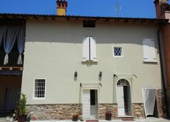 Vicolo Del Nido B&B - Passirano - Building