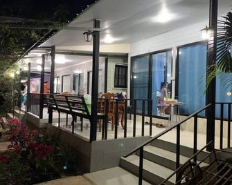 Resort Sabaijai Khaokho - Khao Kho - Innenhof