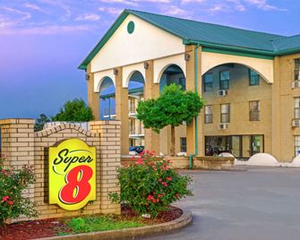 Super 8 by Wyndham Lakeland - Lakeland - Building