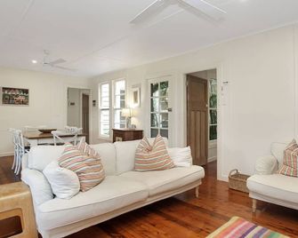 Beach Shack - Hawks Nest - Sala de estar