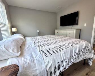 This townhouse is a 4 bedroom(s), 2.5 bathrooms, located in Neptune City, NJ. - Neptune - Bedroom