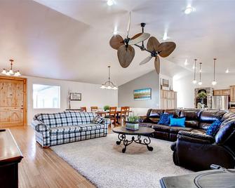 Bryce Country Cabins - Tropic - Stue