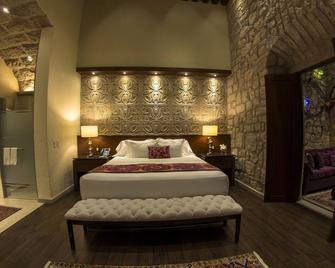 Hotel de la Soledad - Morelia - Bedroom