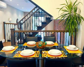 Central Toronto - Toronto - Dining room