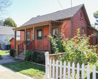 Historic Santa Rosa Cottage - Santa Rosa - Edificio