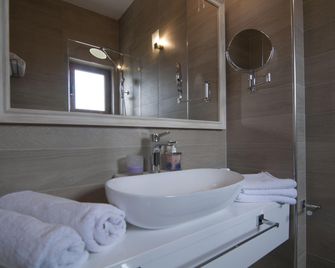 Ariadnes Holiday Accommodation - Evriaki