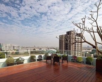 Hotel 7 Taichung - Taichung City - Balcony