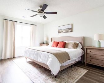 Family and Pet Friendly Hideaway - Olive Branch