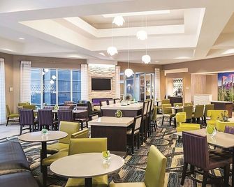 Comfortable Stay with Pool Access, Enjoy Our Bright Side Breakfast | 2 Rooms - Phoenix - Restaurant