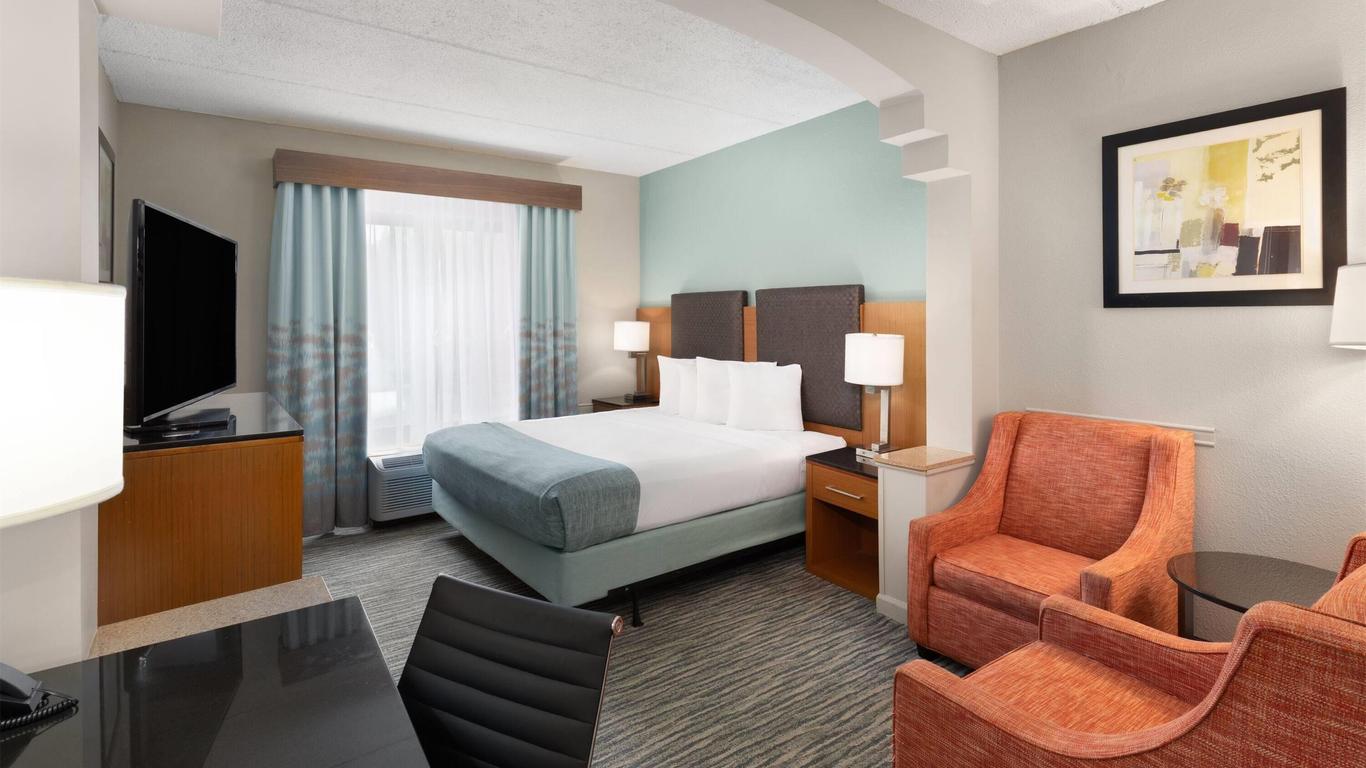 Wingate by Wyndham Greensboro/Coliseum