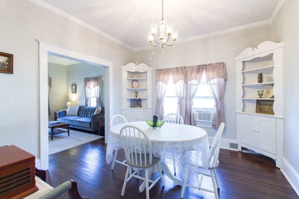 Bradley Cottage in the heart of 'Mayberry' - Mount Airy - Essbereich