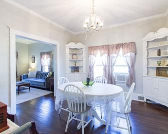 Bradley Cottage in the heart of \'Mayberry\' - Mount Airy - Dining room
