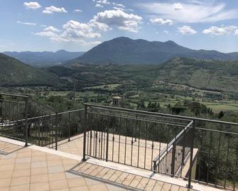 An Oasis Of Peace Among Secular Olive Trees - San Pietro Infine - Balcony