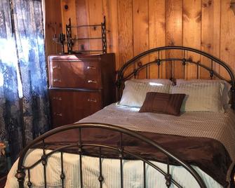 Charming Ski cabin with WiFi near Dodge Ridge, great for family or small group. - Mi Wuk Village - Habitación