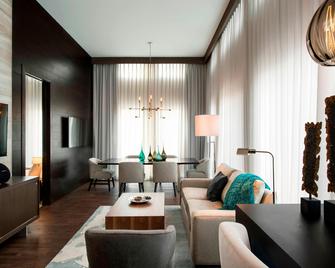 Courtyard by Marriott Calgary South - Calgary - Living room