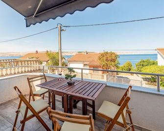 Lovely Apartment In Prizna With Wifi - Prizna - Balkon