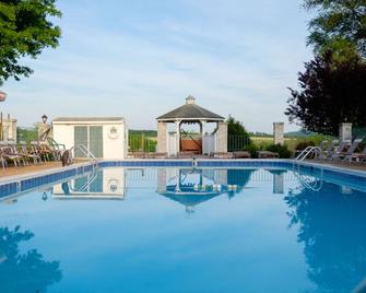 The Village Inn - Harrisonburg - Pool