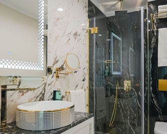 W Regal Boutique Hotel&Spa - Mamaia - Bathroom
