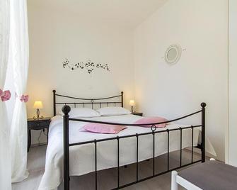 Center Apartment Tina - Pula - Slaapkamer