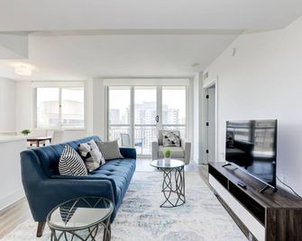 Capitol Convenience 2br Luxury Minutes From DC - Arlington - Ruang tamu