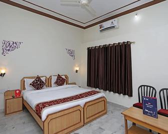 Oyo 10936 Rajasthan Resort - Púshkar - Habitación