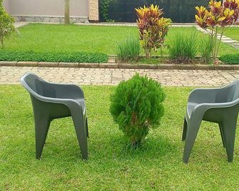 Migingo Suites - Entebbe - Patio