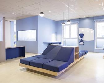 ibis Styles Toulon Centre Port - Toulon - Living room