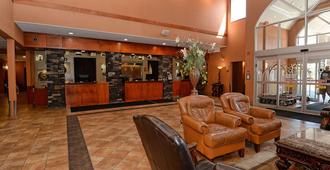 Quality Inn & Suites - Grande Prairie - Reception
