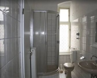 City Hotel Gotland - Berlin - Bathroom