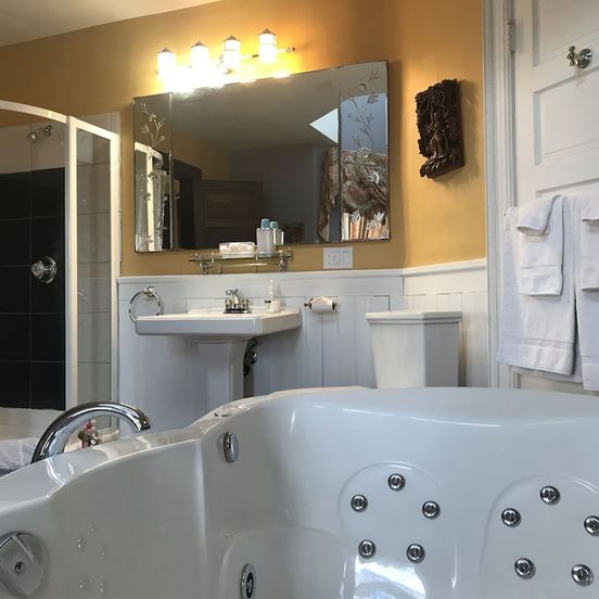 Bathroom view of A Night to Remember B & B