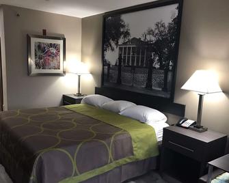 Super 8 by Wyndham Pascagoula - Pascagoula - Schlafzimmer