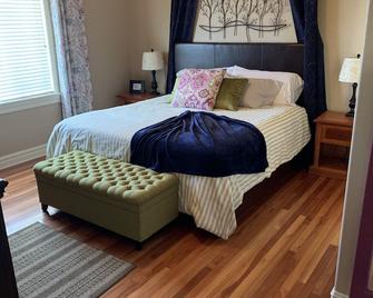 Beautiful Family Friendly Idaho Falls Home With 2 King Beds!! - Idaho Falls - Bedroom