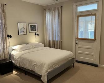 Princeton Heights House & Yard Stylish~Safe~Walkable - St. Louis - Schlafzimmer